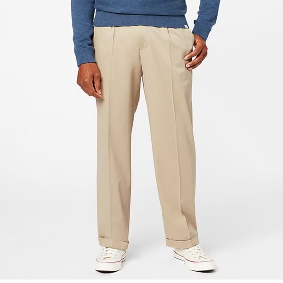 Dockers Other - Dockers Comfort Khaki Men’s Comfort Waistband Relaxed Fit Pleated Pants 40X32